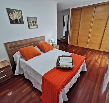 Apartamento Carrera Apartment Caldas De Reis Luaran gambar
