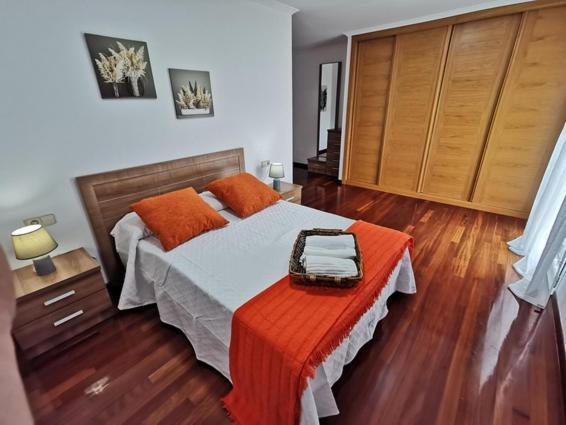 Apartamento Carrera Apartment Caldas De Reis Luaran gambar